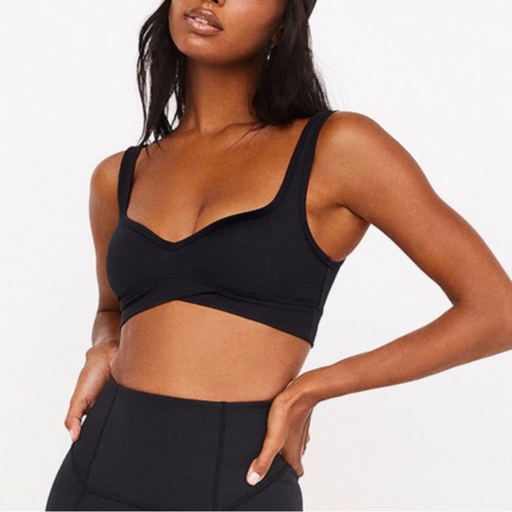 FOR LOVE & LEMONS Ribbed Lined Black Sport Bra Demi Style Coverage Crossover